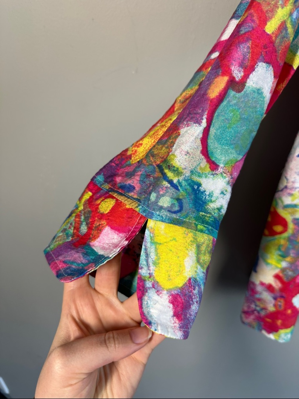 Ali Miles Abstract Colorful Print Button Down Top Size M - Picture 9 of 16